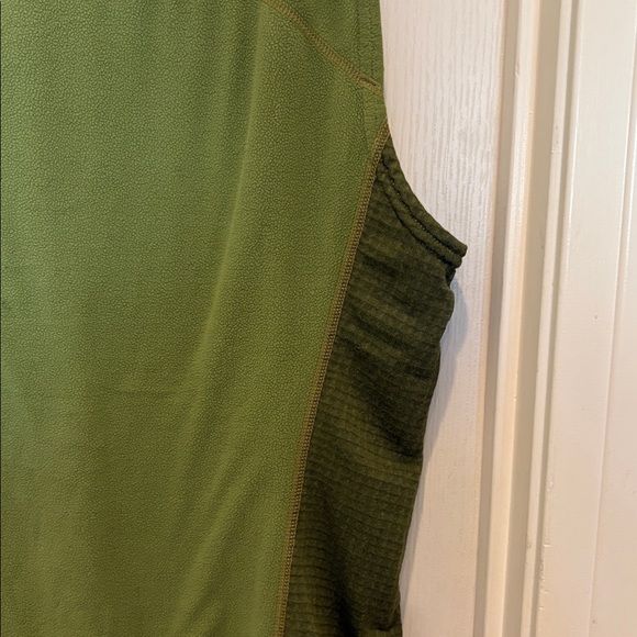 Men’s Patagonia R1 Green Vest Medium Project Jacket Coat - Picture 10 of 10